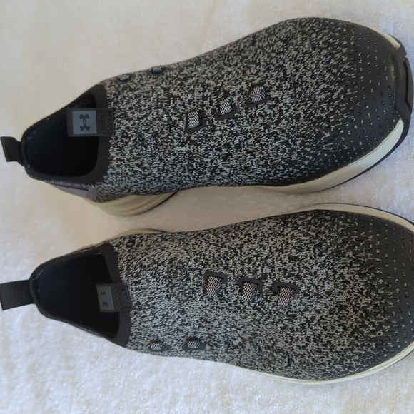 Under Armour Tennis shoes - Picture 2 of 5